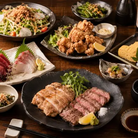Special Course: 9 dishes including two kinds of sashimi, spicy grilled pork belly, or two kinds of steak, 4,000 yen, with 2 hours of all-you-can-drink.