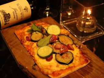 Eggplant, tomato, sausage and oregano pizza