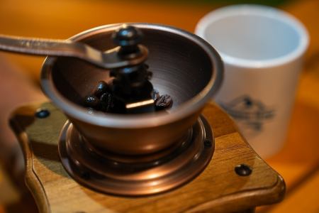 Nappe Nap特別焙煎豆を手挽きコーヒーミルで挽き、自分で作る特別なコーヒー(HOT/ICE)