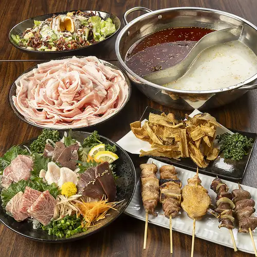 【宴会コース】肉刺しや串、しゃぶしゃぶなど全9~12品が味わえます。