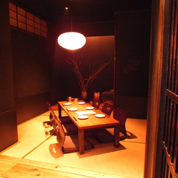 半個室は2～8名様でご利用頂けます。デートや会社宴会、京都観光のお客様に喜んで頂ける人気の個室となっております。