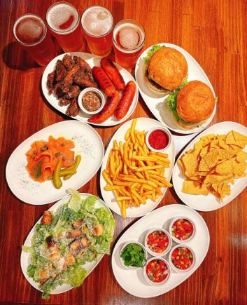 派對套餐包含90分鐘無限暢飲精釀啤酒和7道菜，超值價5980日圓（含稅）