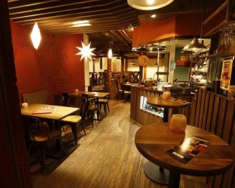 【A seat that imaged Mexican market.There is a seat for children too】 It is calm and spacious inside the restaurant which is unlikely to be Kabuki-cho.