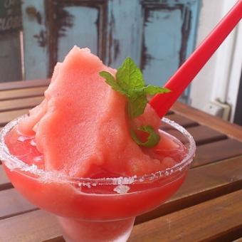 All-you-can-drink frozen margarita included: 2,5h5000 yen If you post a review, you can also get all-you-can-drink tequila shots!
