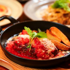 トマトとモッツァレラのハンバーグ