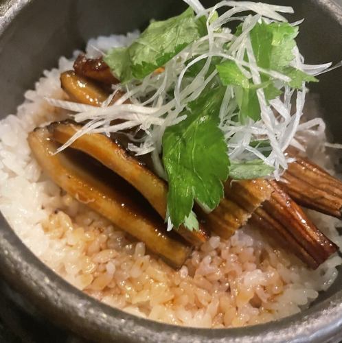 Seasonal clay pot rice