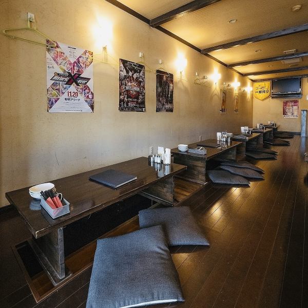 【広々座敷席♪】座敷席は、４名掛けテーブルが３つ/６名掛けテーブルが２つと、計２４名様までご利用頂ける広々スペースを完備♪ご宴会などでご利用も大歓迎です♪