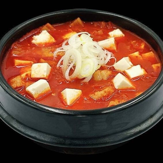 心温まる韓国の味！各種チゲをご用意しております♪