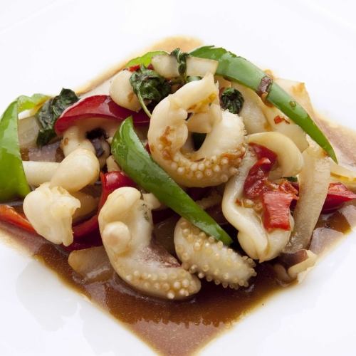 Stir-fried squid with dry basil ~ Pat Plumook by Gapao ~