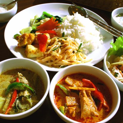 タイ料理セレクトランチ　プチビュッフェ　