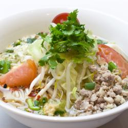 トマトチャンノーイ麺~クィッティアオ・トマト・チャーン・ノーイ~