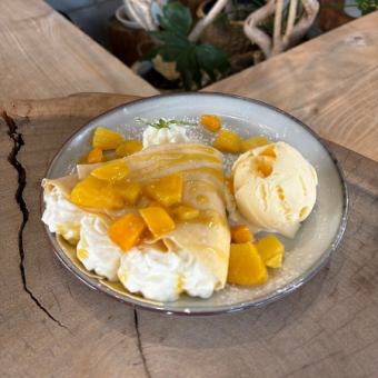 [Crepe] Mango & Pineapple