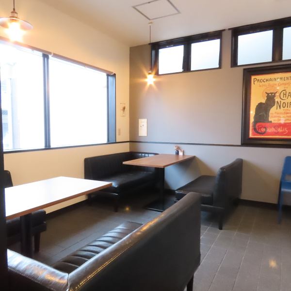 【寛ぎ癒し空間でランチを♪】心温かくなる照明が灯すお洒落な店内。ゆっくり時が流れる雰囲気で気心知れた友人との女子会やデートにおすすめです♪ランチメニューもございますので、是非ご利用ください☆