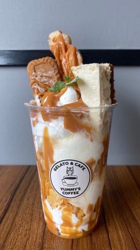 キャラメルパフェ