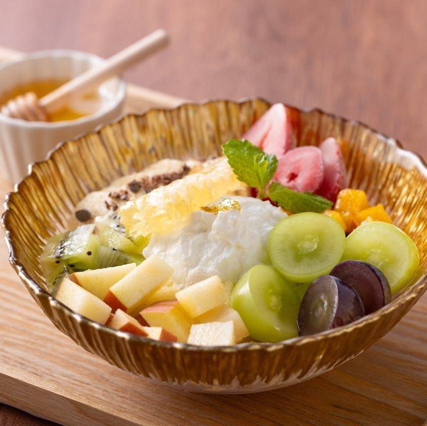 ひんやり果実が広がる夜のスイーツで楽園気分に浸れるひととき☆