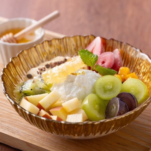 【夜に食べれるスイーツ♪】種類豊富なフルーツボウルを取り揃えております◎『フルーツボウルスペシャル』