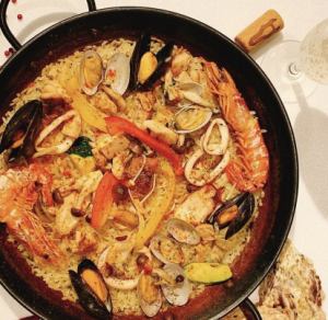 贅沢魚介のパエリア