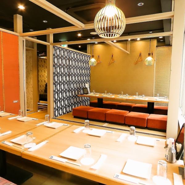 【最大28名様までご利用可能の個室】 愛知・名古屋エリアで個室居酒屋をお探しなら『鮮や一夜 名駅３丁目店』へ！当店自慢の飲み放題付き宴会コースをご提供致します。周りを気にせずお食事をお楽しみ頂けるよう、大小様々な個室をご用意◎