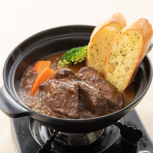 煮込み牛タンのブラウンシチュー