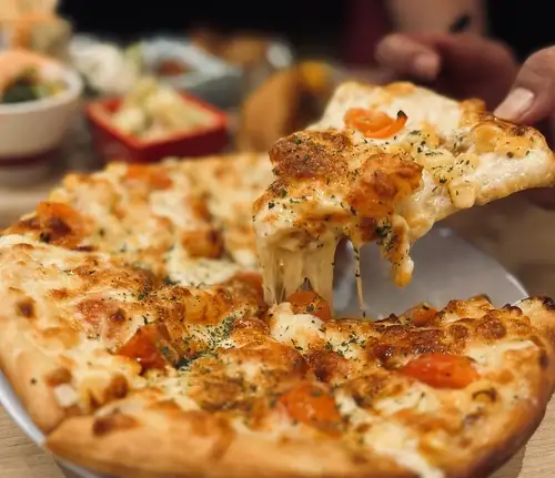 モリモリッ！とろ～カリッ!! PIZZA
