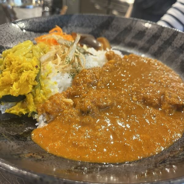 カルダモン薫るチキンカレー