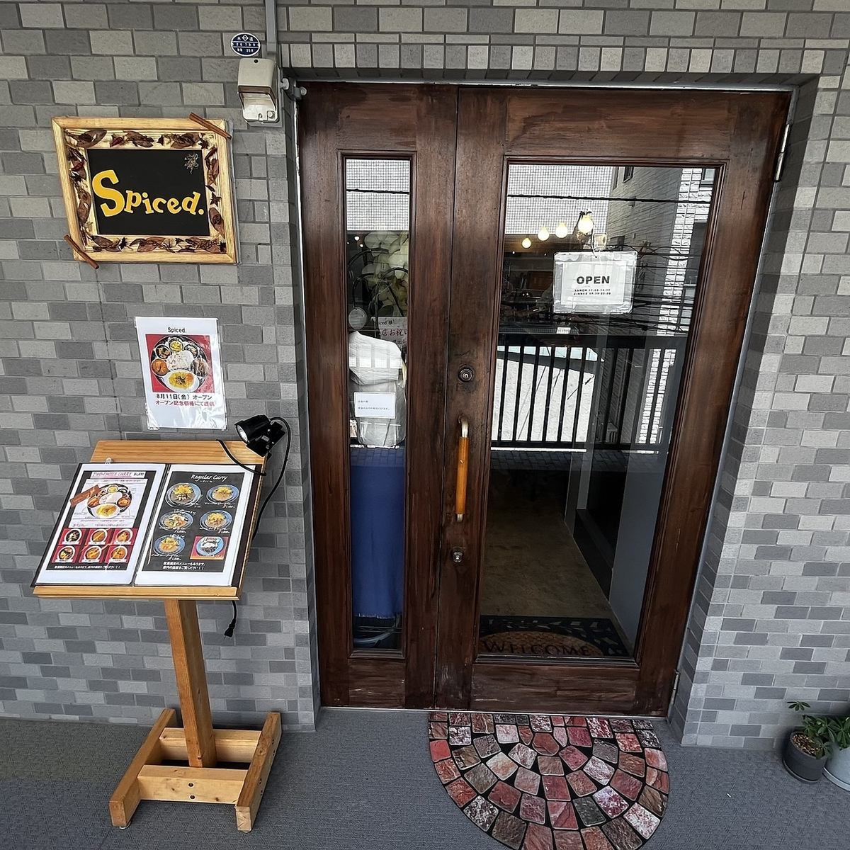 This is a newly opened shop where you can enjoy authentic curry and craft beer with a mature atmosphere♪