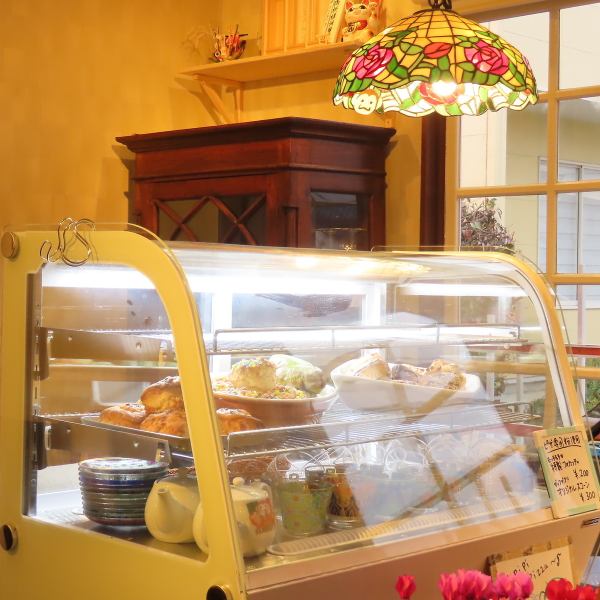 当店では、ランチ、ディナー、テイクアウトのいずれも承っております♪お好きな時間にバラエティ豊かなピッツァやパスタなどの料理を楽しめるので、ぜひお気軽にお越しください☆ご来店をお待ちしております！