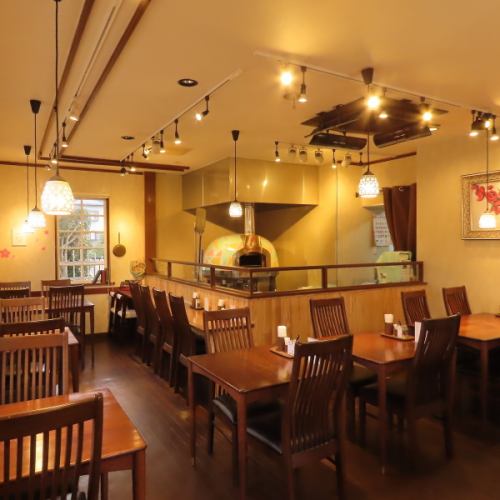 温もり感じる店内の内装