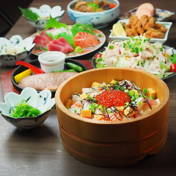 We offer banquet courses that include carefully grilled yakitori over charcoal, motsunabe (offal hotpot) with special soup, and fresh seasonal fish.