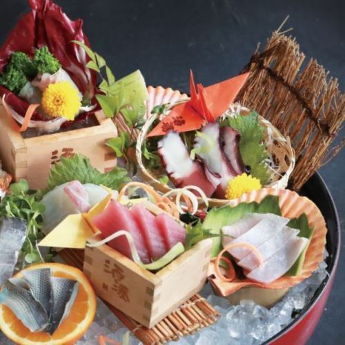 Savor the many exquisite dishes that Sakeminato is proud of...