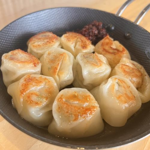 Eat with delicious spicy miso! Korean dumplings, Mantu