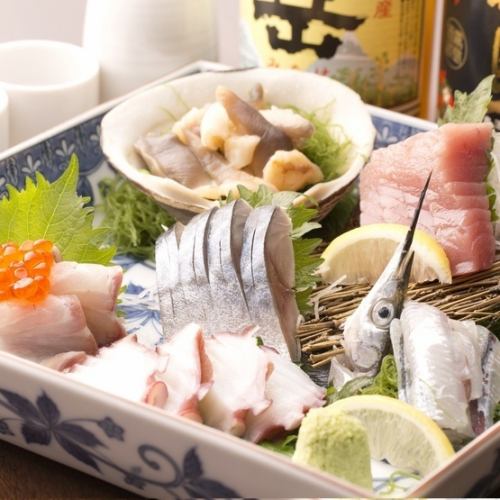 【生ビール付☆】刺身の4種盛りも入ったお手軽コース！2時間飲み放題付　4,500円(税込)～