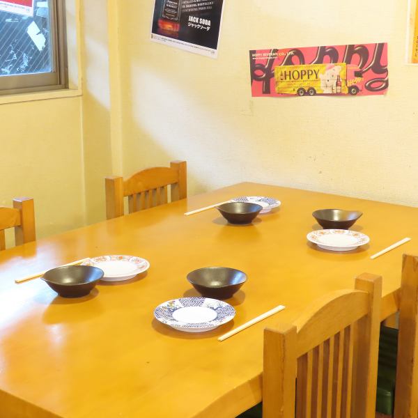 【フロア貸切◎】2階は3～6名でご利用いただけるテーブルを4席ご用意！レイアウトも変更可能ですので、中規模・大規模宴会でご利用いただけます！また15名様以上からフロア貸切も承っておりますので、会社やご友人との各種宴会に是非ご利用ください！宴会コースのお料理は、ご希望予算に合わせてご相談を承ります♪※要予約