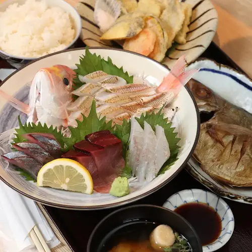 日替りサカナテラス定食◆煮付け・天ぷら・フライなど仕入れで変わる絶品定食