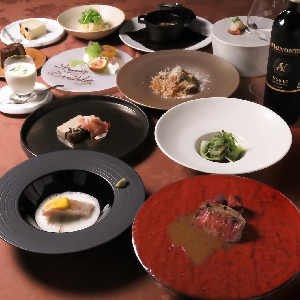 厳選ワインやこだわり料理の数々で、みなさまを歓迎いたします！