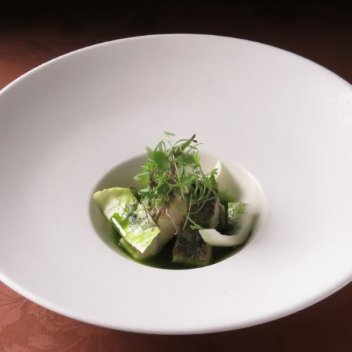 【旬の食材本来の旨味を引き出した】魚メニュー※コースに含む　15,000円(税込)