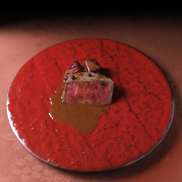 【じっくりと休ませ熟成させた】肉メニュー※コースに含む　15,000円(税込)