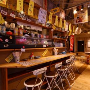 お一人でも気軽に飲めるカウンター席になっています！