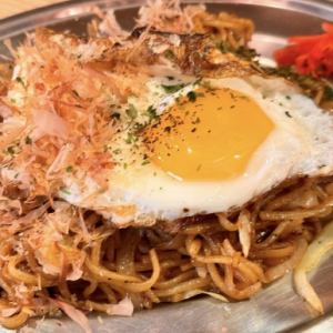 炒面配上酱汁来结束这顿饭