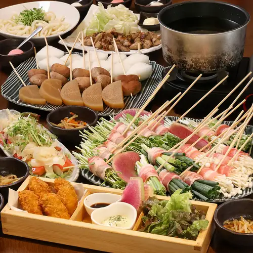 【最受回頭客歡迎】我們的招牌串燒涮涮鍋套餐包含7道其他菜餚！ （含2小時暢飲）