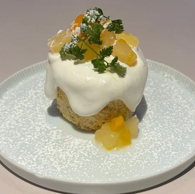 ティーシフォンケーキ ～ももと洋梨のコンポート～