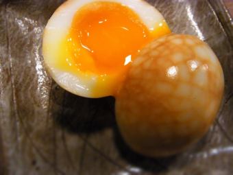 燻製の、たまご・こんにゃく・豆腐・ちくわ・手羽元