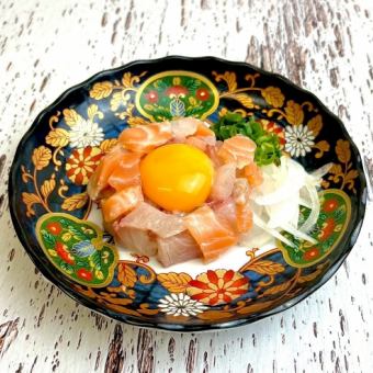 海鮮ユッケ