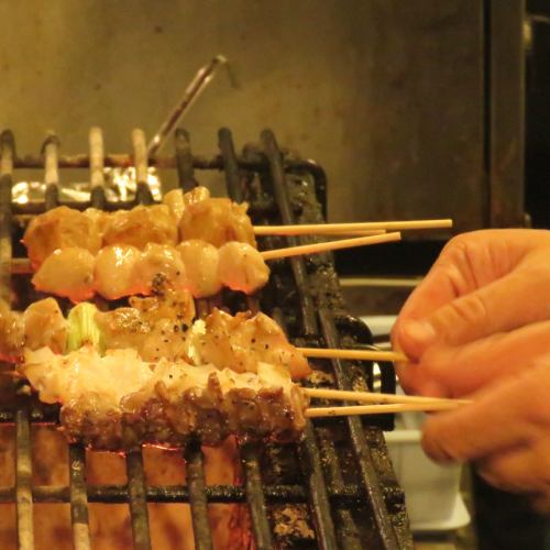 炭火焼で旨い！！手焼きの【焼き鳥各種】