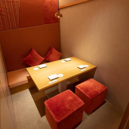 A private izakaya with plenty of seating