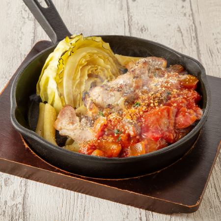 チキンのガーリックソテー　ごろごろ野菜のトマトソース