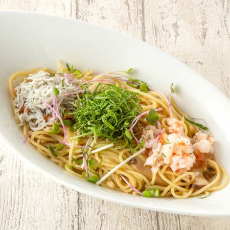 しらすと海老の梅じそペペロンチーノ
