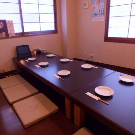 A tatami room where you can relax and feel at home! Take off your shoes and have a drink or meal that feels more liberating than you think. You can relax with peace of mind even with children ♪ A more spacious space than usual Please spend your time in the tatami room.