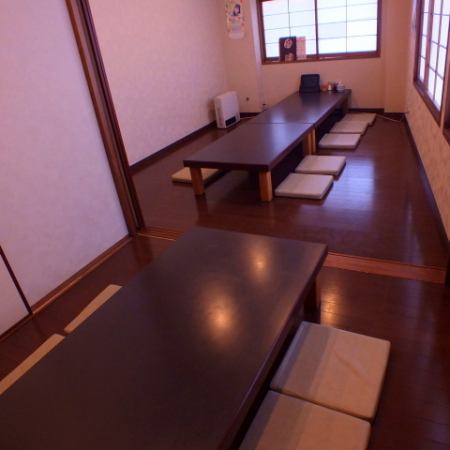 The tatami room can accommodate up to 20 people.If you charter, you can enjoy drinking and eating without worrying about the hustle and bustle of the surroundings. ◎ The warm lights gently illuminate, and you may forget the momentum of conversation.Please feel free to contact us for reservations.