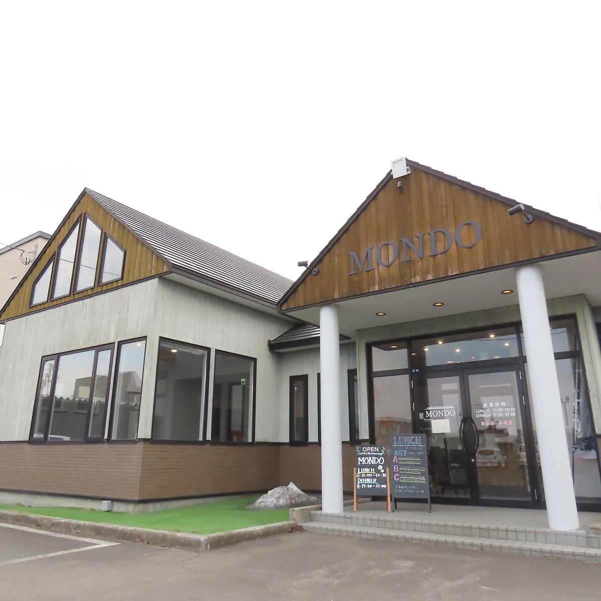 お子様連れ歓迎★駐車場10台ありで家族皆でラクラクご来店可能♪